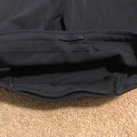 Women’s Black Lululemon Capri Pants High-Rise - Picture 5 of 5
